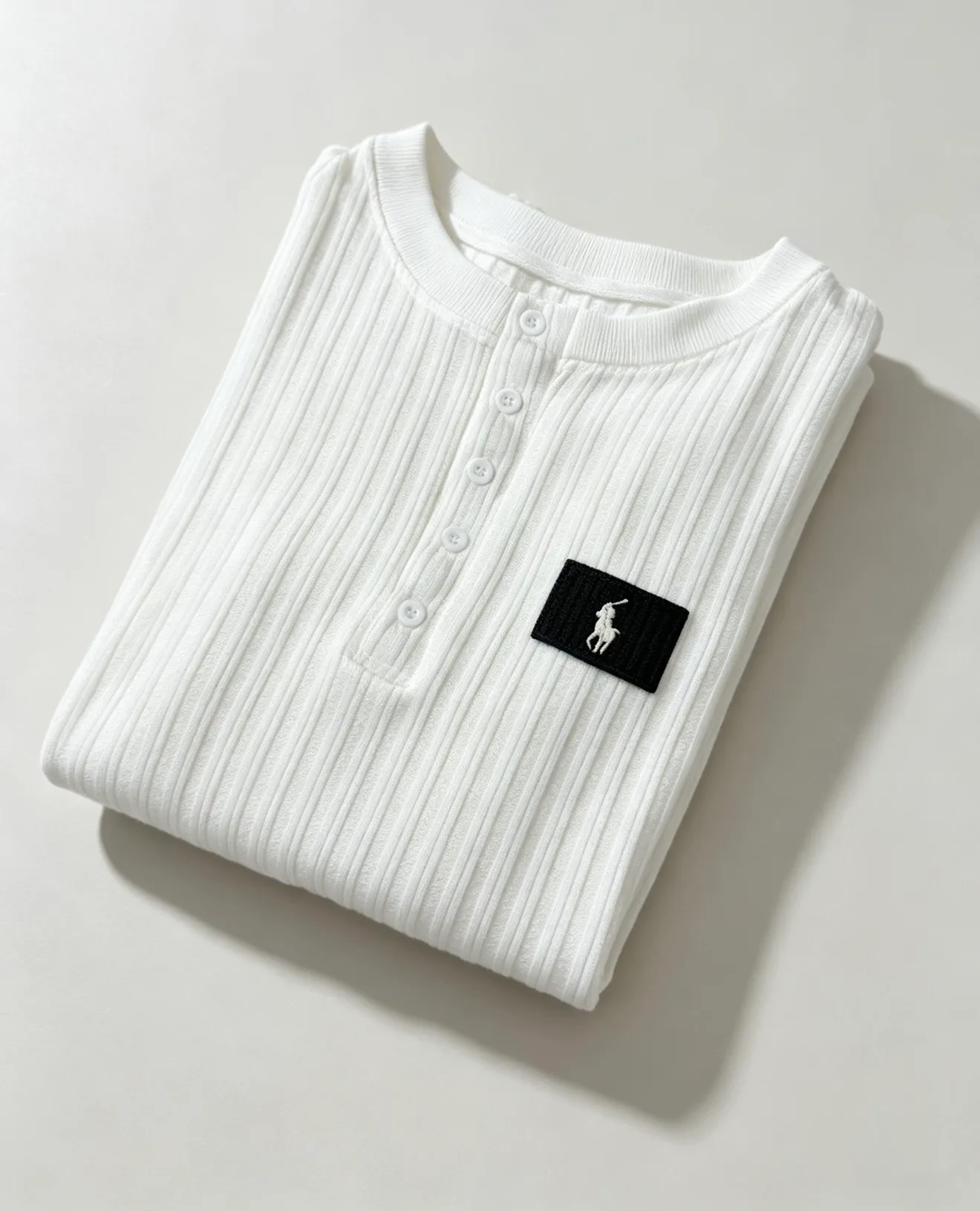 Pola ， ， ， ， ， ， 。 ， ， ， 、 ， ，Breathable ， 、 。 White ， ， ， 、 、 ， 、 ， ， ， 26 ， ， ， Versatile 。 ：Black White Size：M L XL/2XL
